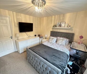 2 bedroom end of terrace house to rent - Photo 4