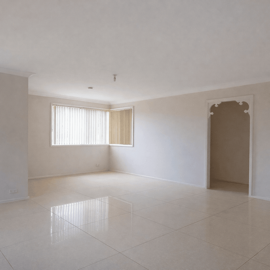 Spacious 3 Bedroom Home with Rumpus - Minutes to M7 - Photo 1