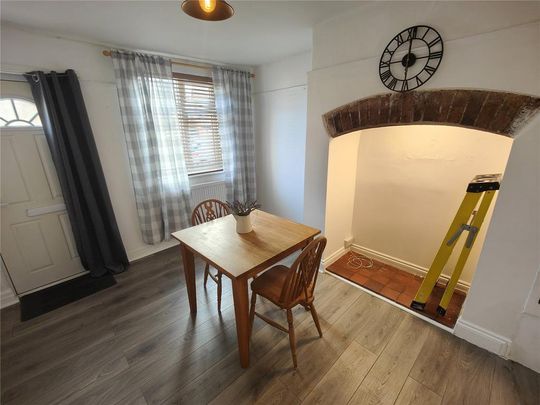 2 bedroom end of terrace house to rent - Photo 1