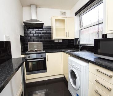 4 bedroom house to rent - Photo 4