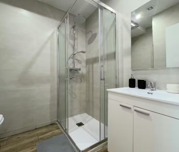 Carrer de l'Antiga Travessera, L'Hospitalet de Llobregat, Catalonia... - Photo 6