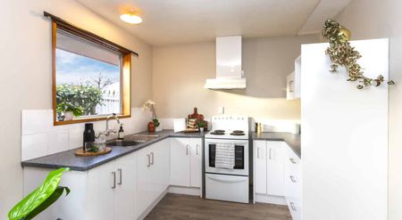 Two Bedroom Home In Zone! - Photo 3