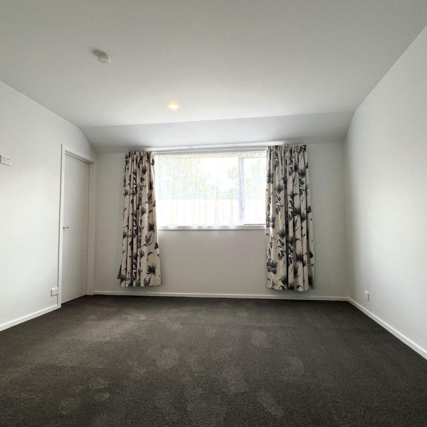 Stylish Living in Central Blenheim - Photo 1