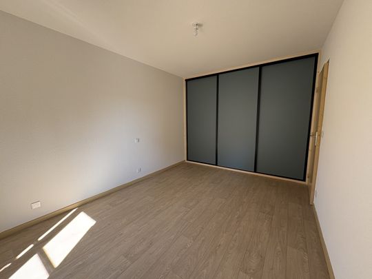 Location Appartement 3 pièces 74m² CHARLIEU 42190 - Photo 1