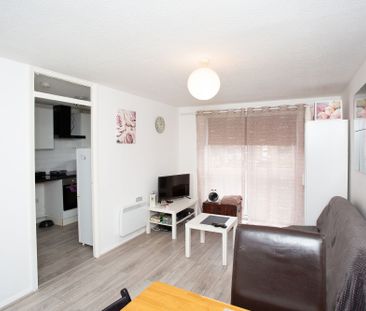 Available unfurnished from 07/04/2026 - Photo 1