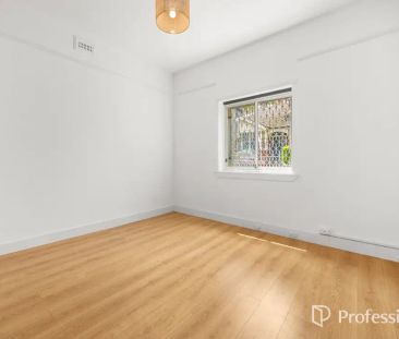 “Charming 3-Bedroom Home in the Heart of St Kilda” - Photo 3