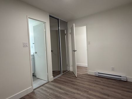 For Lease - 601 Dundas Street Unit# 209, Whitby, Ontario - Photo 4