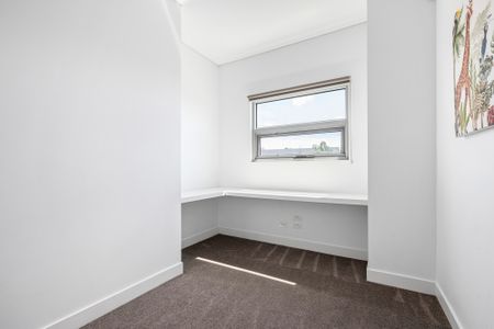 25 Lower Drive, Kew VIC 3101 - House For Rent | Domain - Photo 5