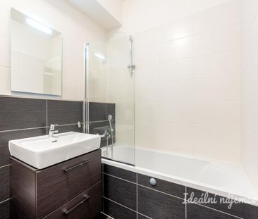 Pronájem bytuRenting an apartment 1+kk, 33 m2 - Fotografie 3