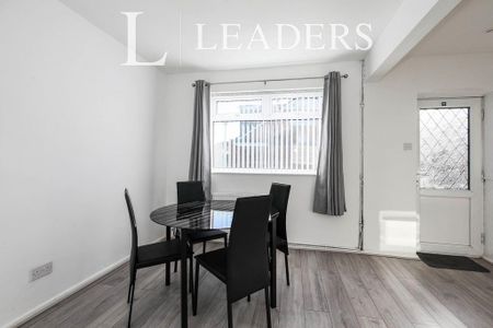 2 bedroom bungalow to rent - Photo 3