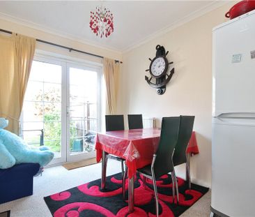 Kingfisher Drive, Staines-upon-Thames, Surrey, TW18 4RR - Photo 3