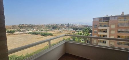 Alquiler de piso en Calle Mar Egeo - Photo 3