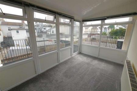 Tarring Road, Worthing, BN11 - Photo 2