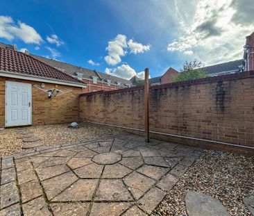 3 bedroom end of terrace house to rent - Photo 1