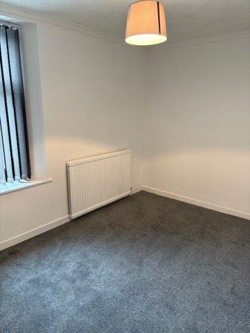 4 bedroom terraced house to rent - Photo 3