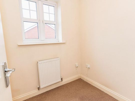 4 bedroom terraced house to rent - Photo 1