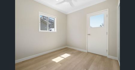 Perfect Family Home in Wynnum West - Photo 2