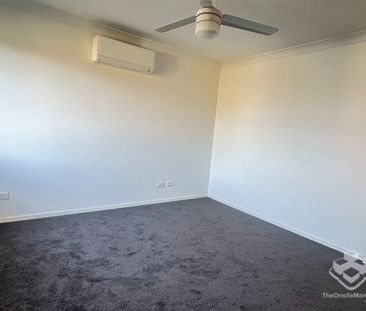 STUNNING 3-BEDROOM TWO-STORY TOWNHOUSE- CLOSE TO EVERYTHING! - Photo 3