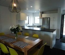 RICCARTON – PURPOSE BUILT, MODERN DOUBLE BEDROOM + ENSUITE BATHROOM - Photo 4