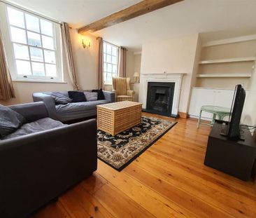 5 bedroom end of terrace house to rent - Photo 1