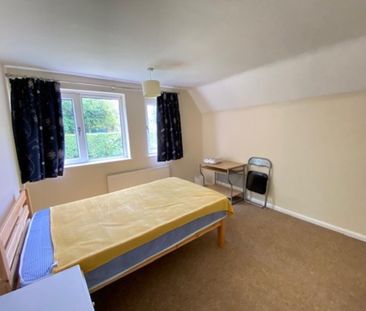 3 bedroom terraced house to rent - Photo 4