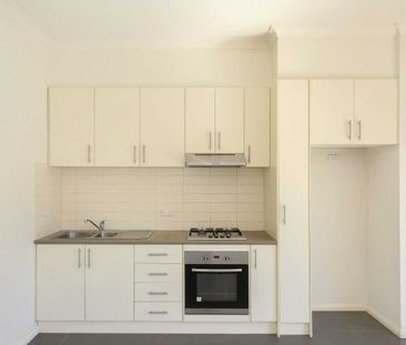 3/4 Pratt Street, Reservoir VIC 3073 - Photo 3
