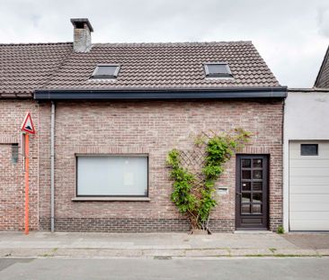 Zeer welgelegen woning met tuin en één slaapkamer - Photo 1