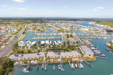 SPARKLING COASTAL TOWNHOUSE WITH CHÍC RENOVATED INTERIOR CONTACT JULIE SYKES 0438 050 110 - Photo 5