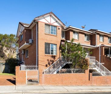 Stylish North-Facing Townhouse in Boutique Croydon Complex - Photo 6