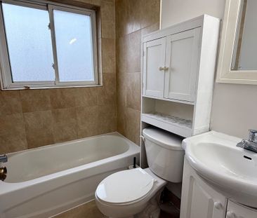 For Lease - 66 Mericourt Road Unit# 7, Hamilton, Ontario - Photo 5