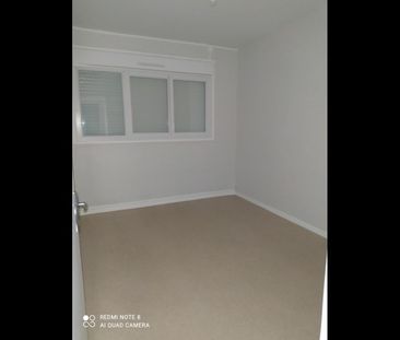 Location Appartement 4 pièces 76 m² Le Blanc - Photo 5