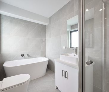 Near-New Modern Townhouse in Prime Noble Park Location - Photo 5