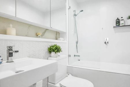 Gorgeous, Contemporary Apartment For Lease - Photo 5