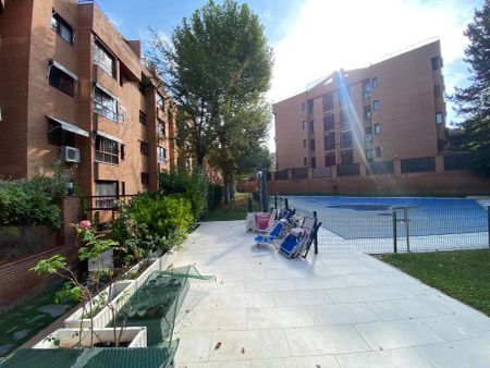 Pozuelo De Alarcón - Photo 4