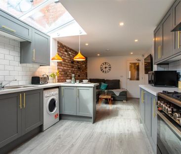 1 bedroom in a house share to rent - Photo 5