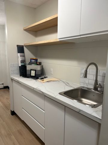 2 BDRM/1 BATH - 732 8TH ST E - Available NOV 1 - Photo 5