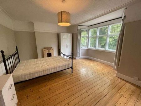 Five Bedrooms & Two Bathrooms, LE2 - Photo 4