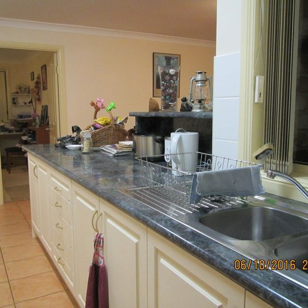 3-bedroom shared house, Annandale Court - Photo 1