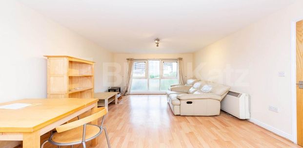 Spacious two bed two bath set within a modern devlopment - Photo 1