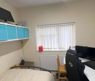 Castlecroft Road, Wolverhampton, WV3 8LX - Photo 1