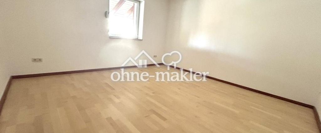 Ein Zuhause zum Aufwachsen mit Balkon, Dusche und Eckbadewanne - Foto 1