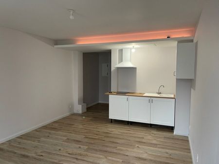 Location Appartement 1 pièce 28m² TROYES 10000 - Photo 3
