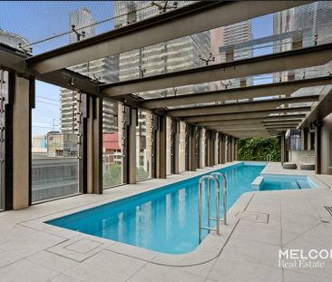 STYLISH APARTMENT IN THE CBD - FURNISHED - Photo 2