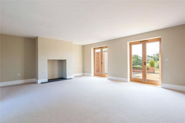 4 bedroom detached house to rent - Photo 1