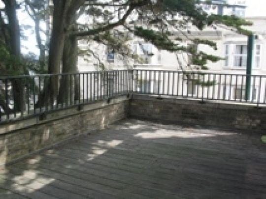 2 Double Bedroom Student Maisonette with terrace balcony - Lansdowne - Photo 1