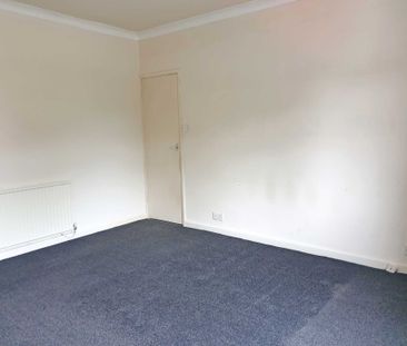 Edenfield Road, Rochdale - Photo 5