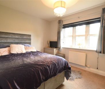 3 bedroom end of terrace house to rent - Photo 4