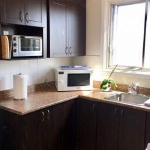 3 ½ SPACIEUX & BIEN ENTRETENU - Photo 2