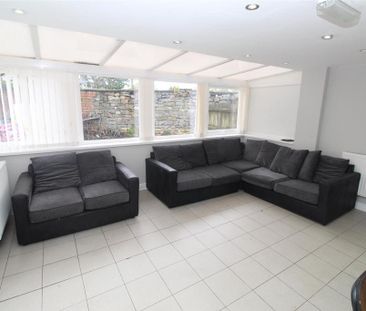 10 bedroom house to rent - Photo 1