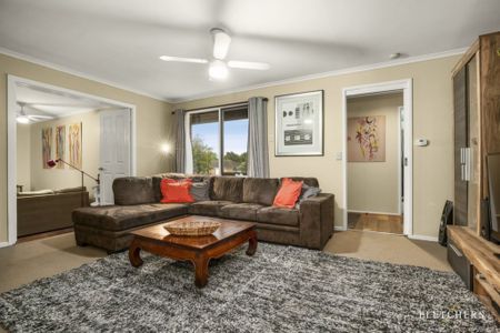 Beautiful 3-Bedroom Home with Alfresco Oasis in a Great Location! - Photo 3